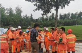 “心系郑州，河南加油” 君锐钻石执行董事秦超捐助物资，助力郑州防汛救灾！