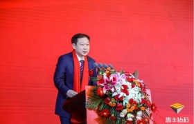 惠丰钻石董事长王来福荣获“河南省优秀民营企业家”称号
