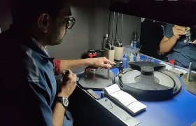 培育钻石热潮将苏拉特分成两个阵营