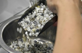 抱怨声：钻石行业的“金伯利进程”简直形同虚设