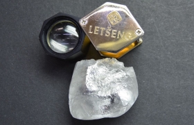 Gem Diamonds在莱森矿发现295克拉的巨型钻石毛坯