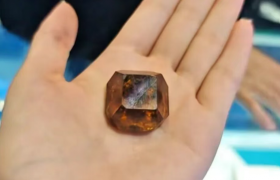 中南钻石，成功培育129.4克拉金刚石大单晶