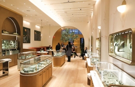 Grown Brilliance纽约新旗舰店闪耀登场，培育钻石吊灯惊艳众人