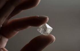 GIA 收购 De Beers Tracr 平台 30% 股权