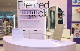 Claire’s 三年内再度革新穿耳服务，聚焦安全与潮流